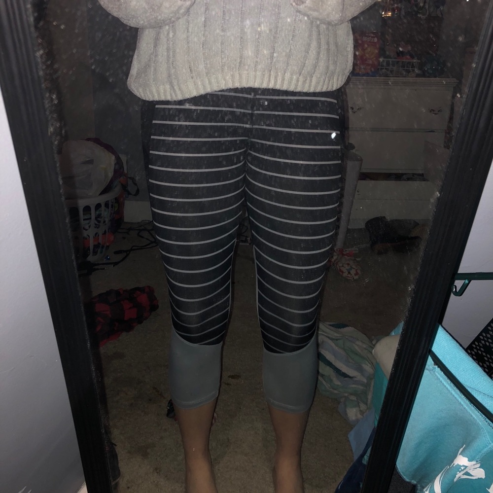 Capri Striped Leggings